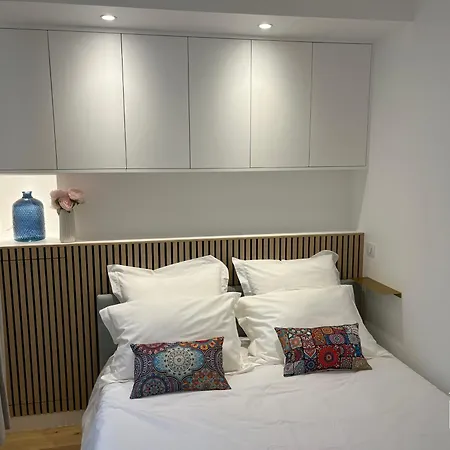 Marais Saint Paul By Melvane