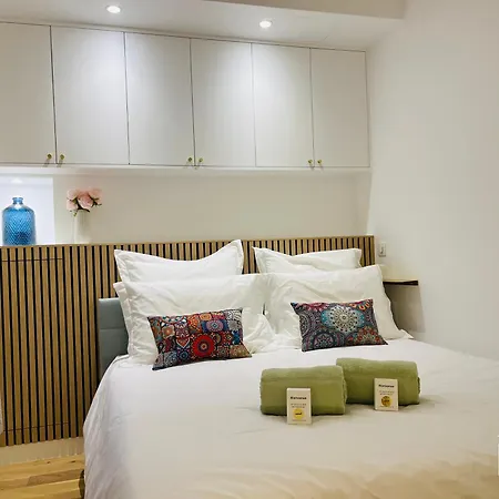 Marais Saint Paul By Melvane