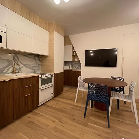 Marais Saint Paul By Melvane