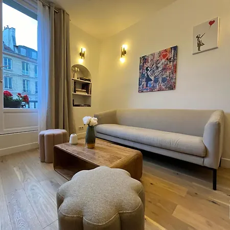 Marais Saint Paul By Melvane *