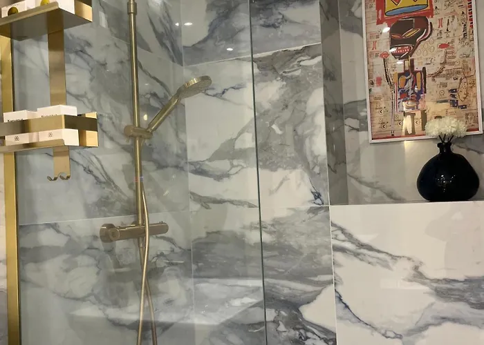 Marais Saint Paul By Melvane *